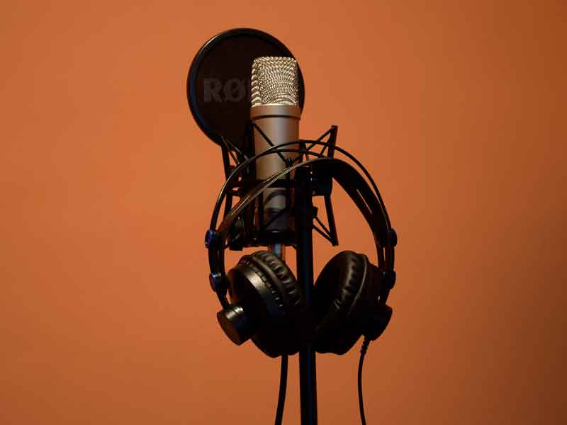 En este momento estás viendo Programación socio-religiosa en radio y televisión desde el 4 de julio