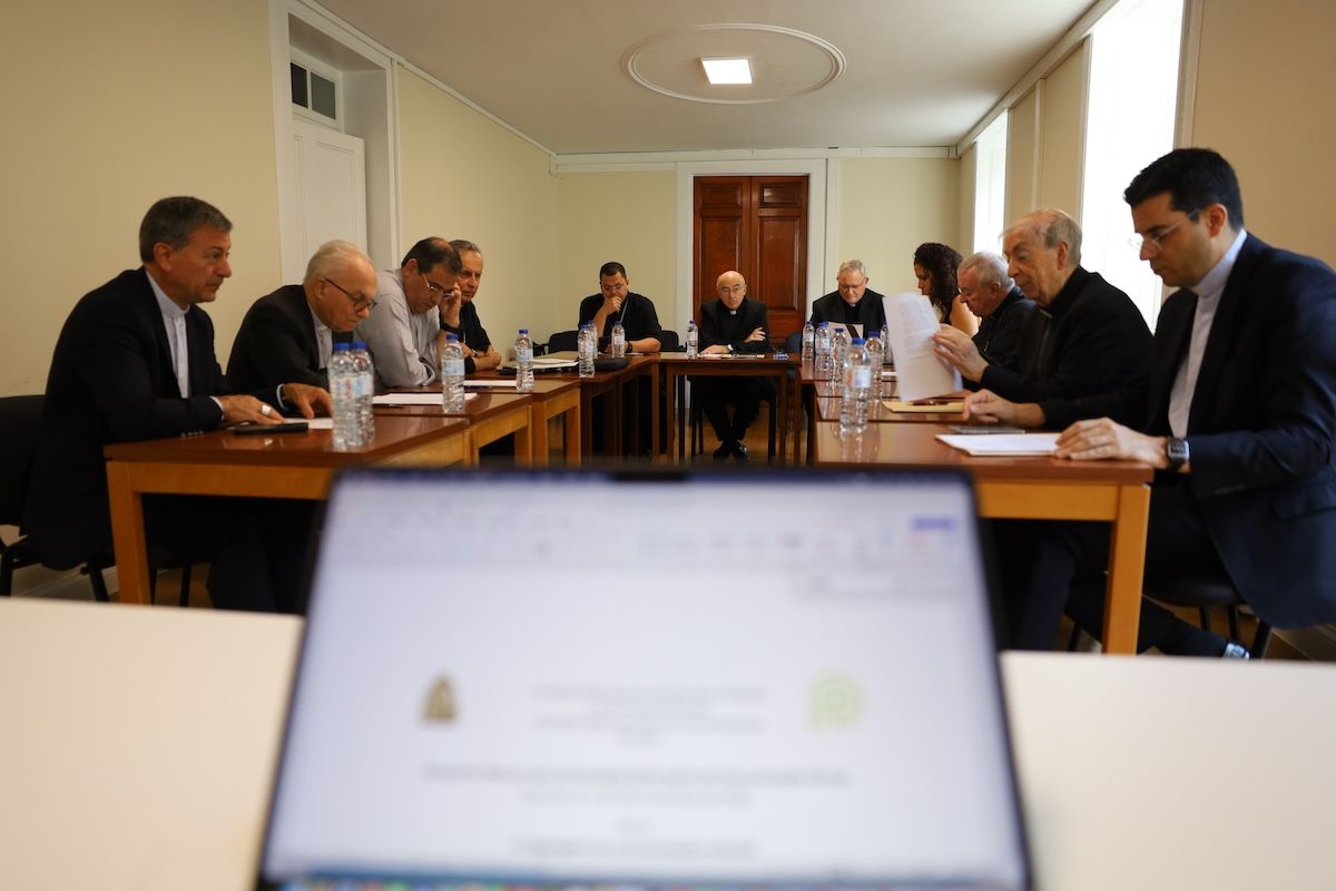 En este momento estás viendo Los obispos de Portugal y España afirman que informar «es la única manera de combatir la desinformación»