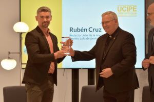Lee más sobre el artículo Rubén Cruz recibe el Premio Lolo de Periodismo Joven