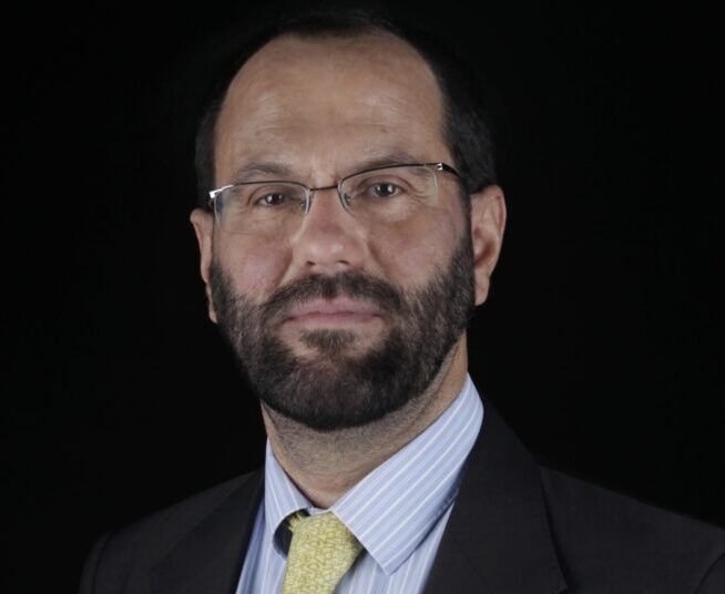 En este momento estás viendo Juan Orellana recibe el Premio Cinemanet 2026 de Trayectoria Humanística